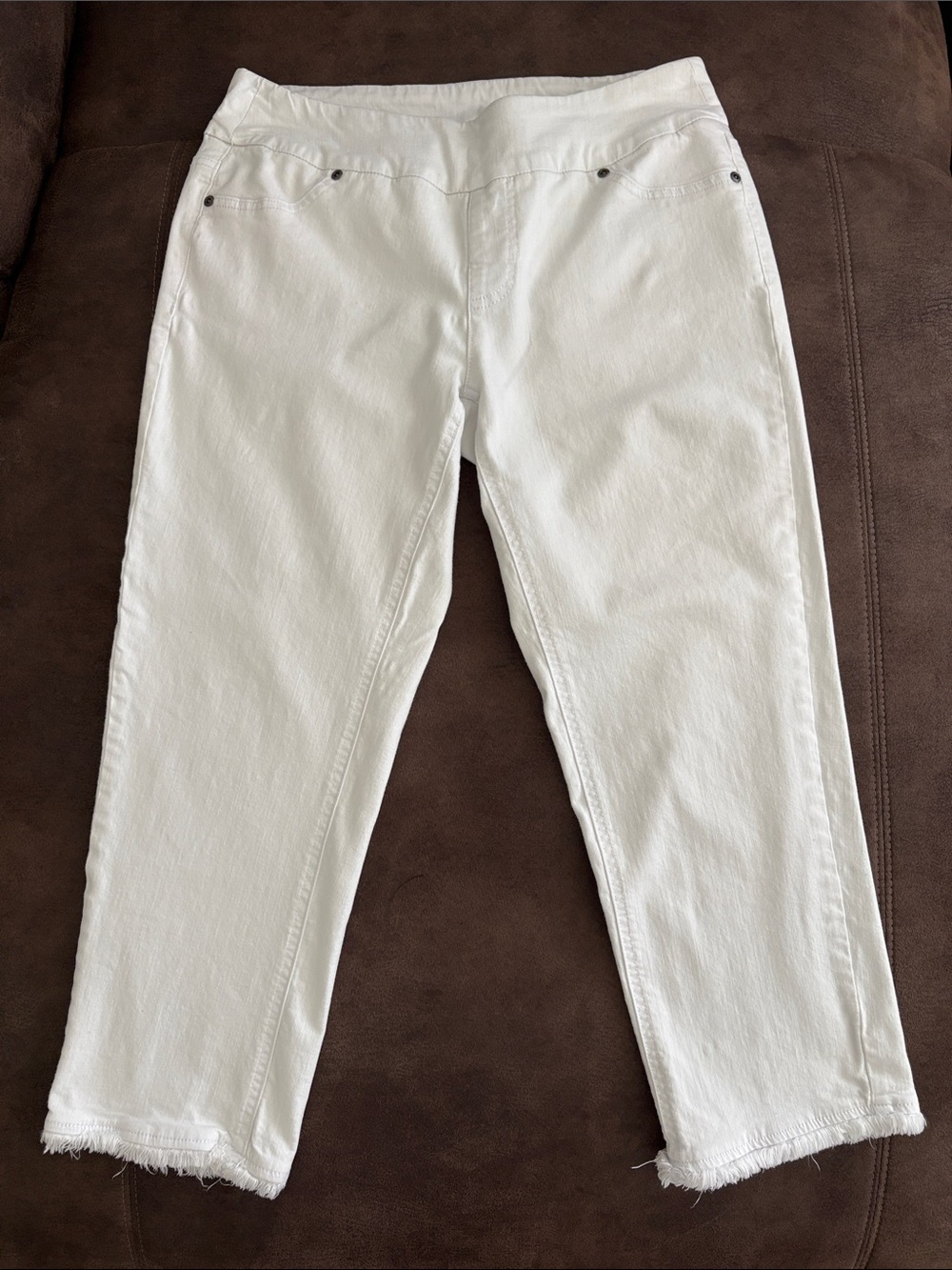 Slimsation By Multiples White Cropped Ankle Jeans with fringe